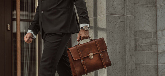 Best Way to Carry Things in Your Suit