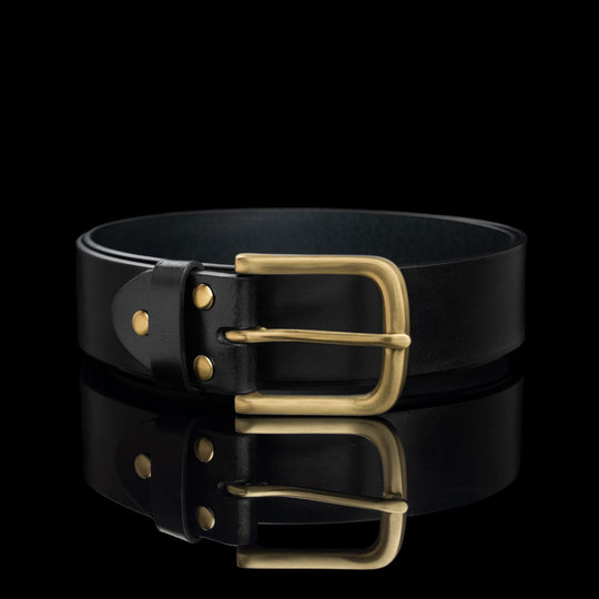 Von Baer classic black leather belt for men with a solid brass buckle.