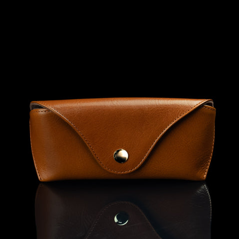 A front view of a tan Von Baer Deluxe luxury leather glasses case.