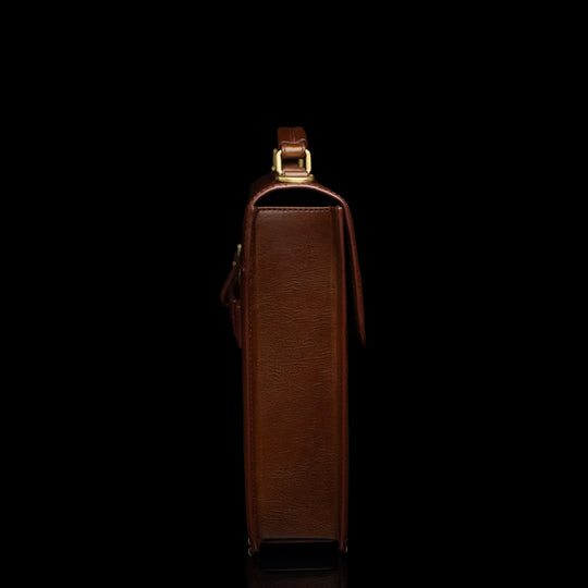 Von Baer Diplomat men’s slim full-grain leather briefcase, profile view for professional work and business use.
