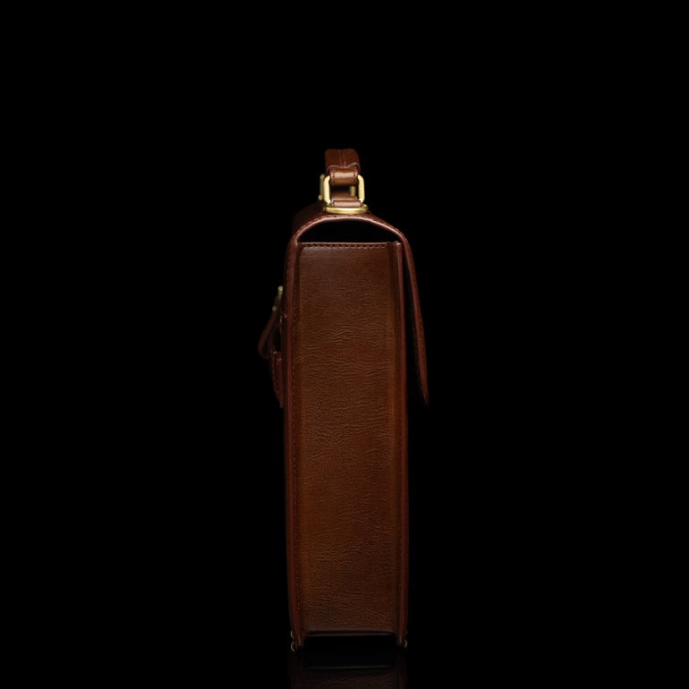 Von Baer Diplomat men’s slim full-grain leather briefcase, profile view for professional work and business use.