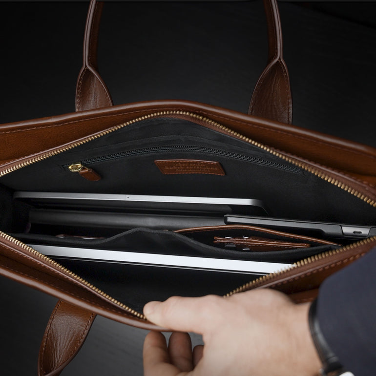Men’s Von Baer Exquisite luxury full-grain leather laptop briefcase in brown, showcasing inner space.