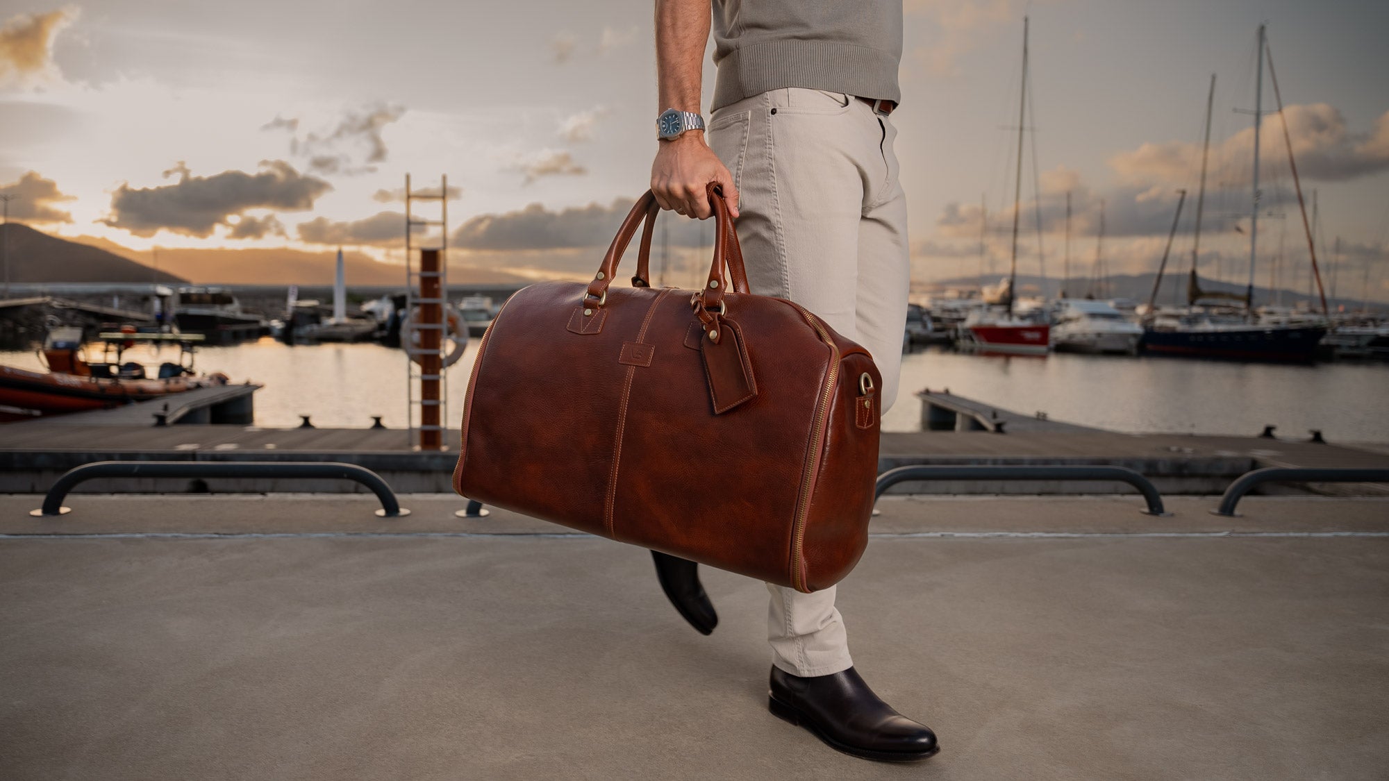 Von Baer Grand Large Full-Grain Leather Garment Travel Bag (Brown, Sunset Marina, Model)