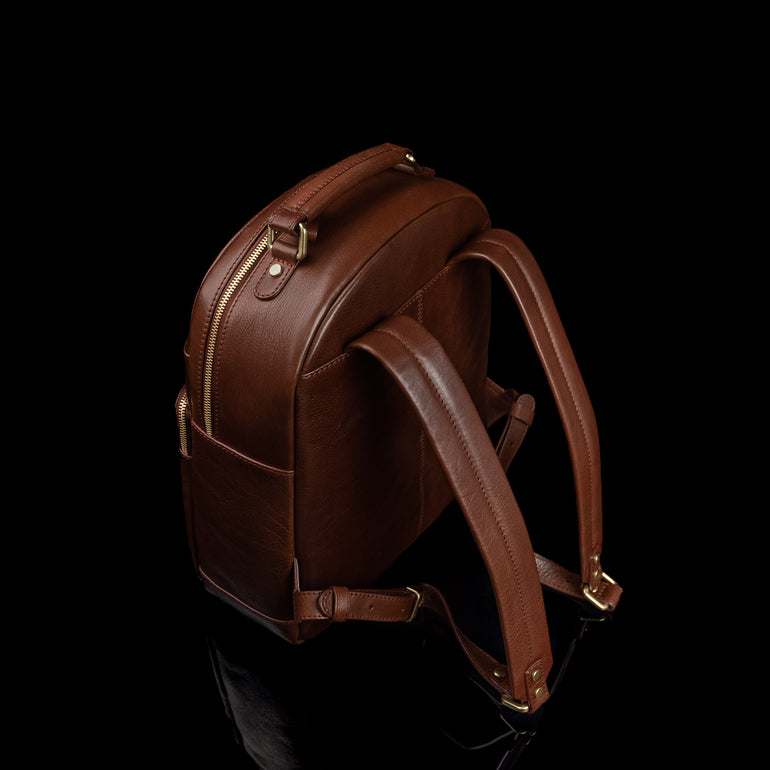 Von Baer Liberty men's leather backpack with padded shoulder straps, upper view