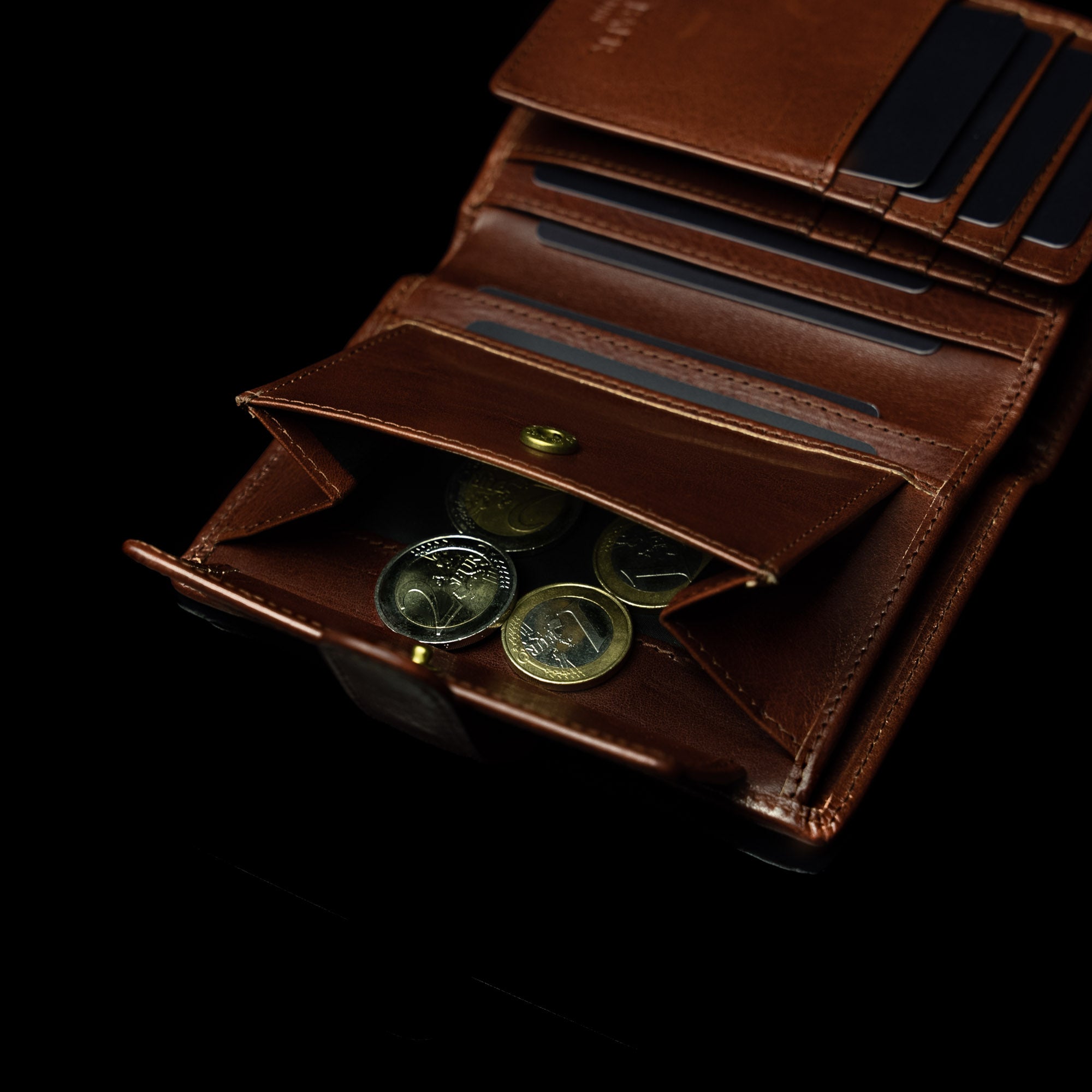 Italian Full Grain Leather Trifold Wallet for Men - Von Baer UK