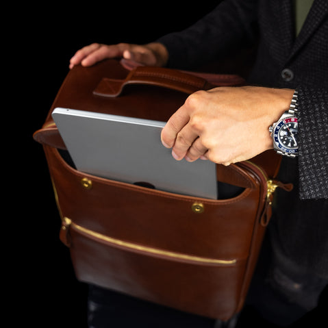 Von Baer Voyager luxury leather carry on bag, brown, laptop compartment with MacBook